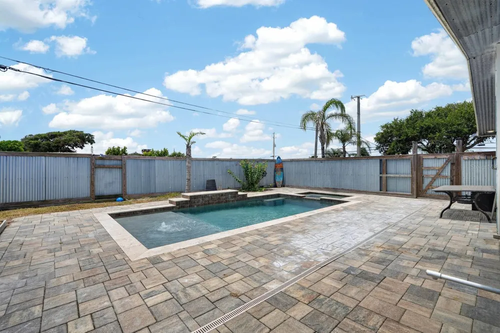 2071 S PENINSULA DRIVE Daytona Beach, FL 32118