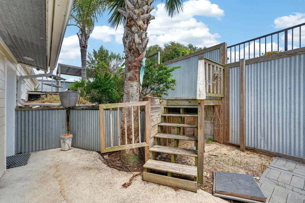 2071 S PENINSULA DRIVE Daytona Beach, FL 32118