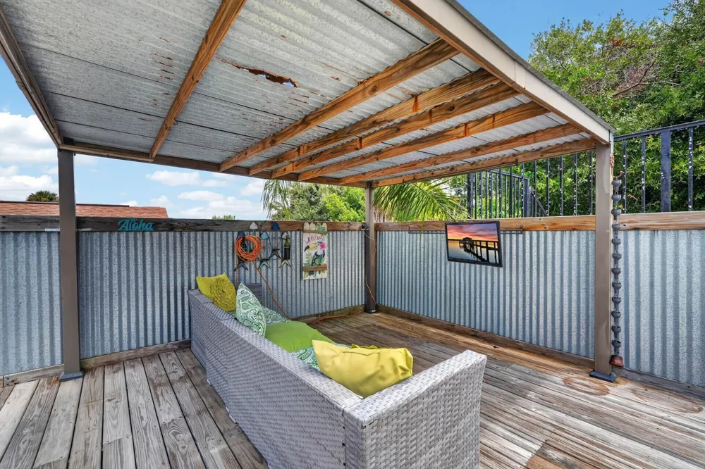 2071 S PENINSULA DRIVE Daytona Beach, FL 32118