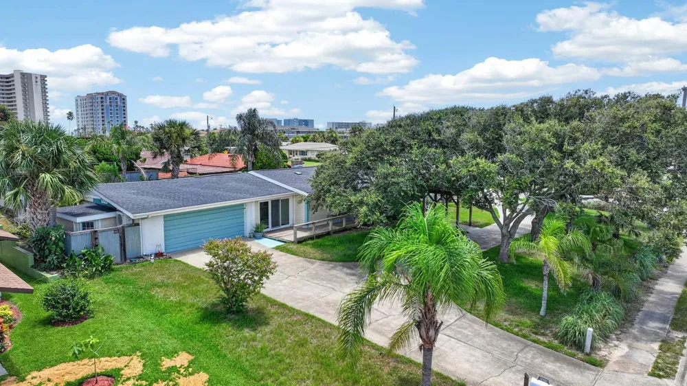 2071 S PENINSULA DRIVE Daytona Beach, FL 32118