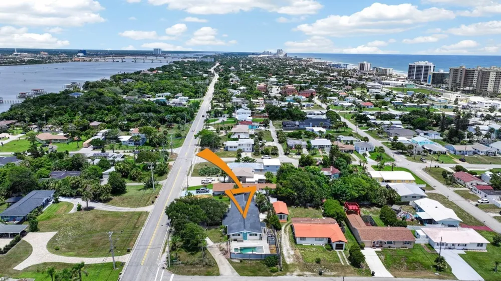 2071 S PENINSULA DRIVE Daytona Beach, FL 32118