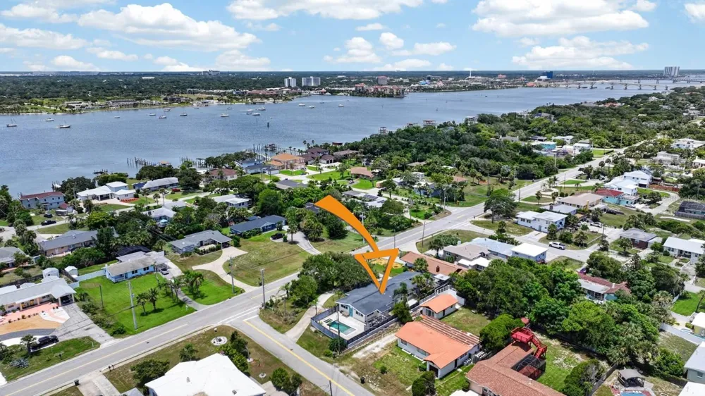 2071 S PENINSULA DRIVE Daytona Beach, FL 32118