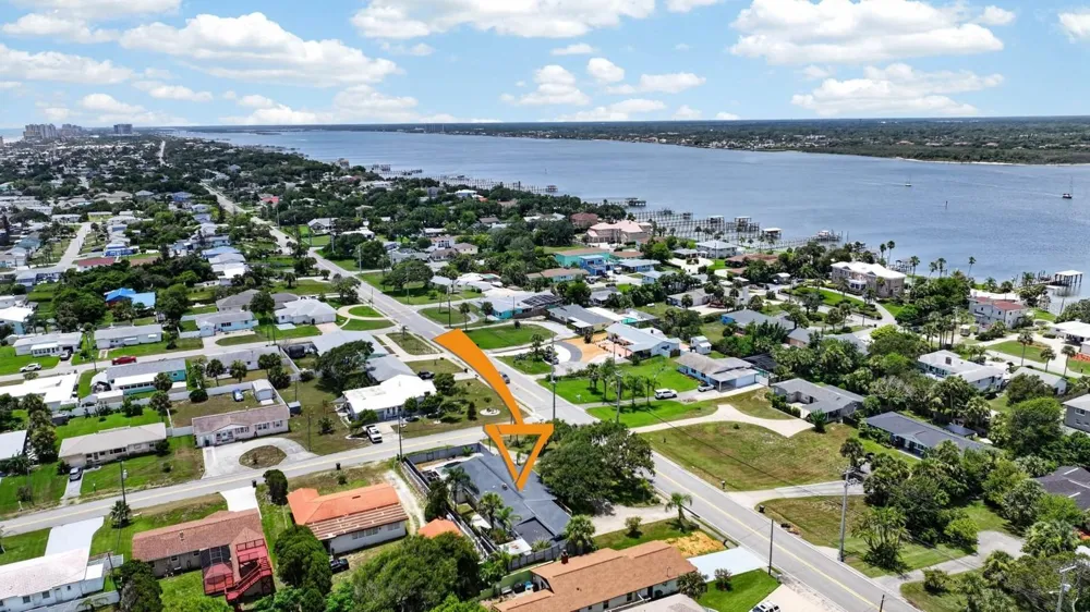 2071 S PENINSULA DRIVE Daytona Beach, FL 32118