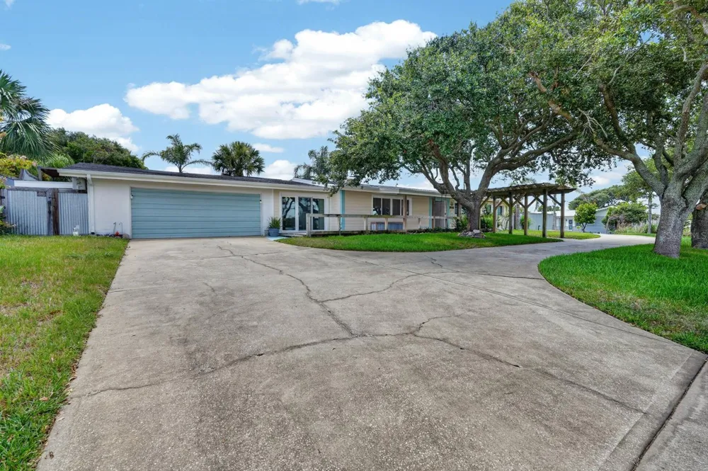 2071 S PENINSULA DRIVE Daytona Beach, FL 32118