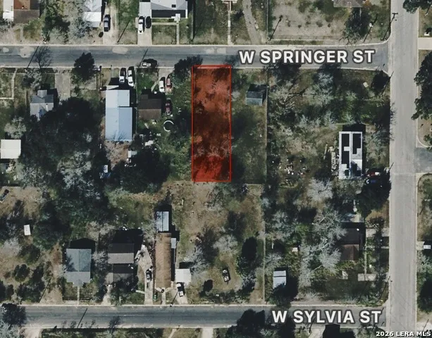1405 W Springer Beeville, TX 78102