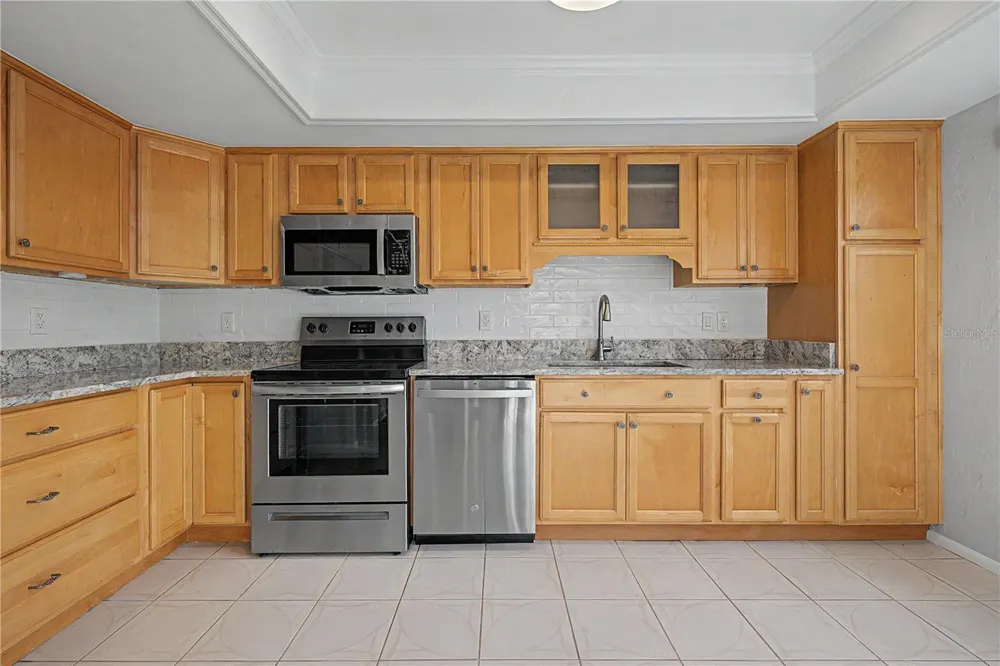 75 POOLE PLACE Oldsmar, FL 34677