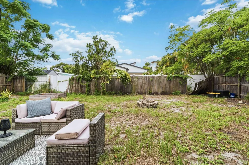 2442 NOVUS STREET Sarasota, FL 34237