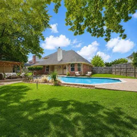 749 W Park Court