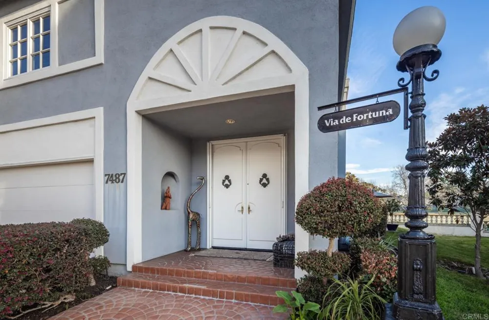 7487 Via De Fortuna Carlsbad, CA 92009