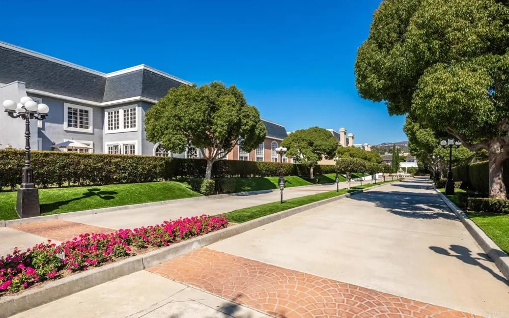 7487 Via De Fortuna Carlsbad, CA 92009