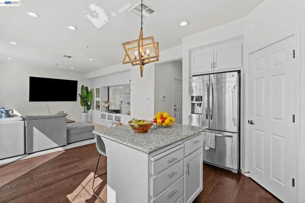 663 Falling Star Drive Martinez, CA 94553