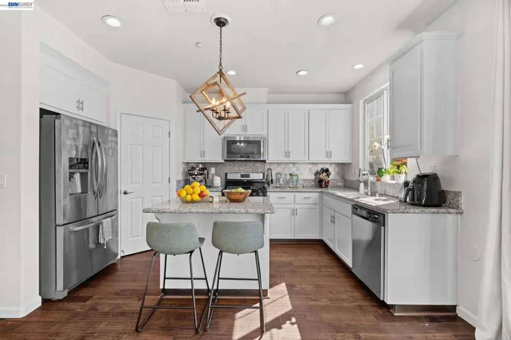 663 Falling Star Drive Martinez, CA 94553