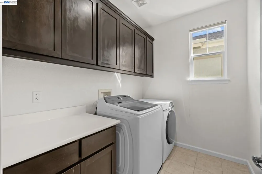 663 Falling Star Drive Martinez, CA 94553