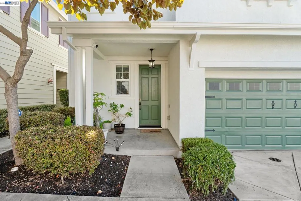 663 Falling Star Drive Martinez, CA 94553