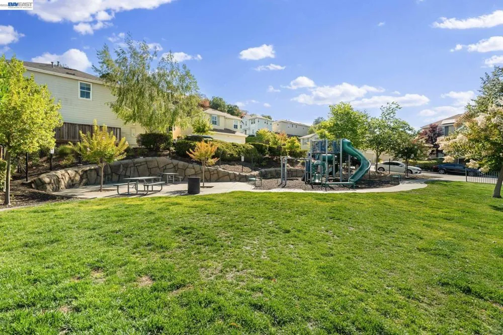 663 Falling Star Drive Martinez, CA 94553