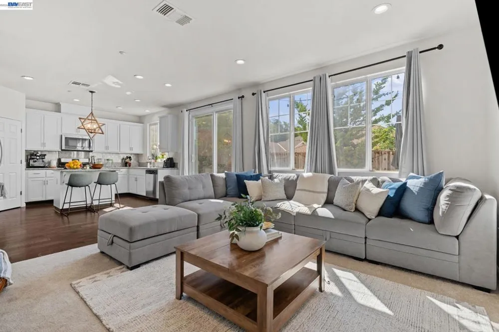 663 Falling Star Drive Martinez, CA 94553