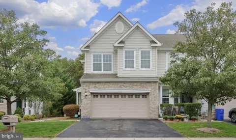 248 HAWTHORNE LANE