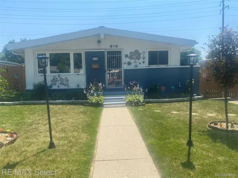 818 McKeighan Avenue