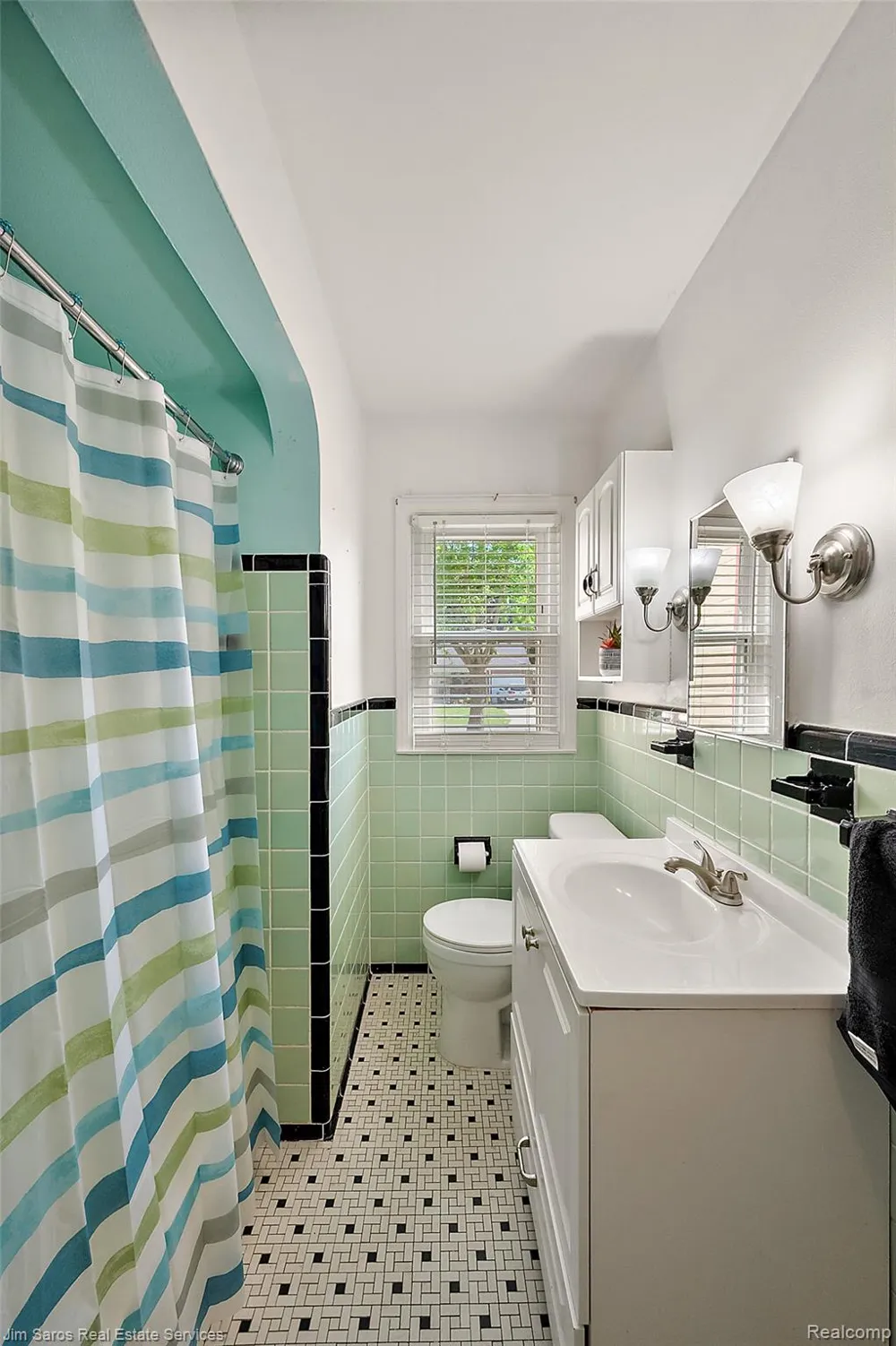 2371 Allard Avenue Grosse Pointe Woods City, MI 48236