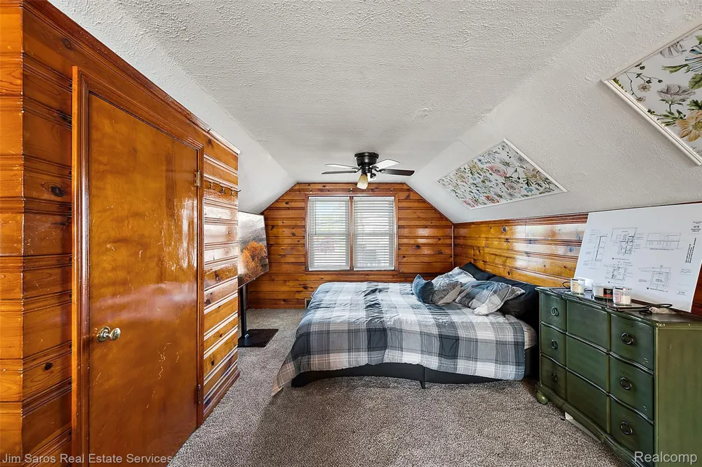 2371 Allard Avenue Grosse Pointe Woods City, MI 48236