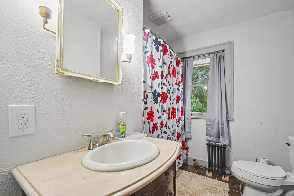 316 5th Street Niles City, MI 49120