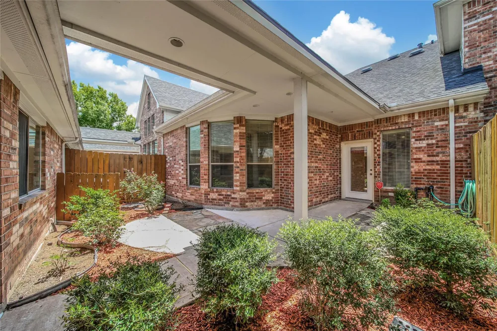 3330 Knollcrest Lane Pearland, TX 77584