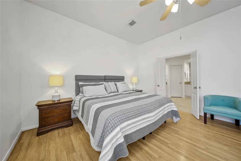 3330 Knollcrest Lane Pearland, TX 77584