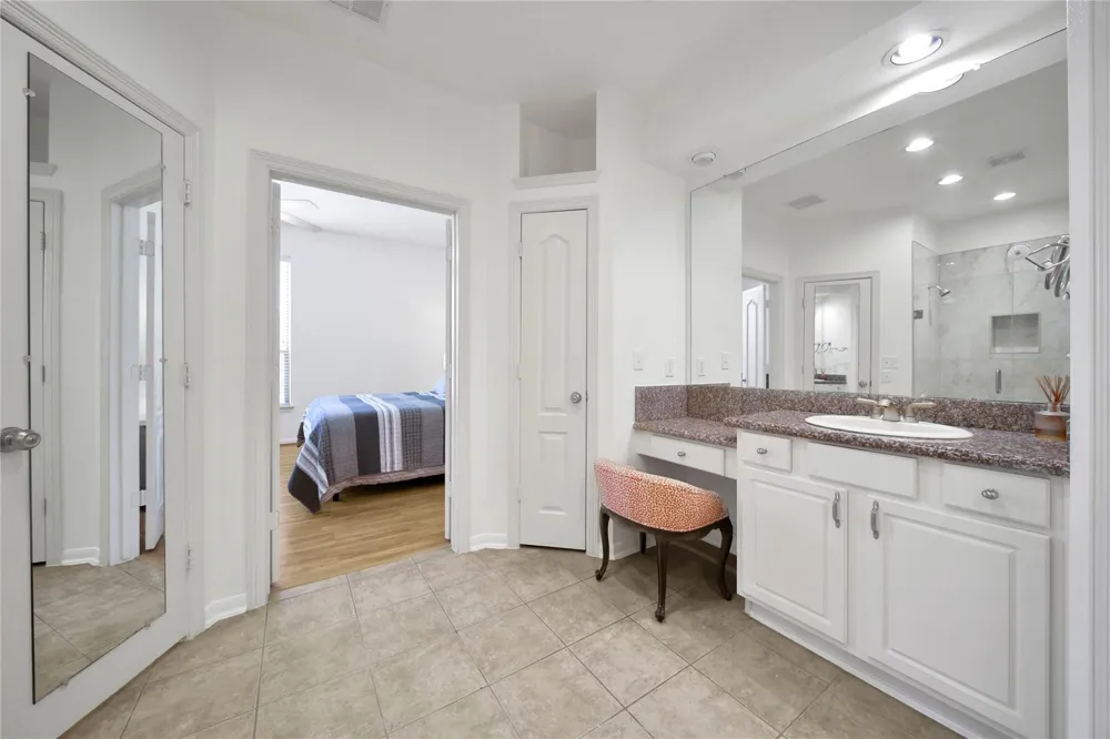 3330 Knollcrest Lane Pearland, TX 77584