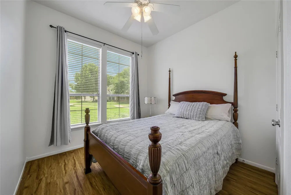 3330 Knollcrest Lane Pearland, TX 77584