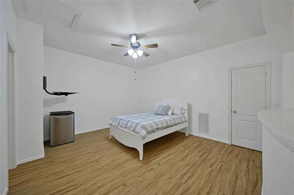 3330 Knollcrest Lane Pearland, TX 77584
