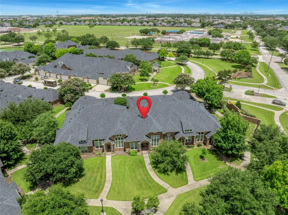 3330 Knollcrest Lane Pearland, TX 77584