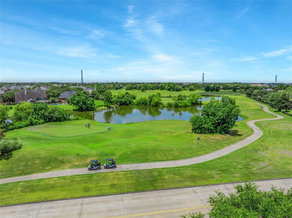 3330 Knollcrest Lane Pearland, TX 77584