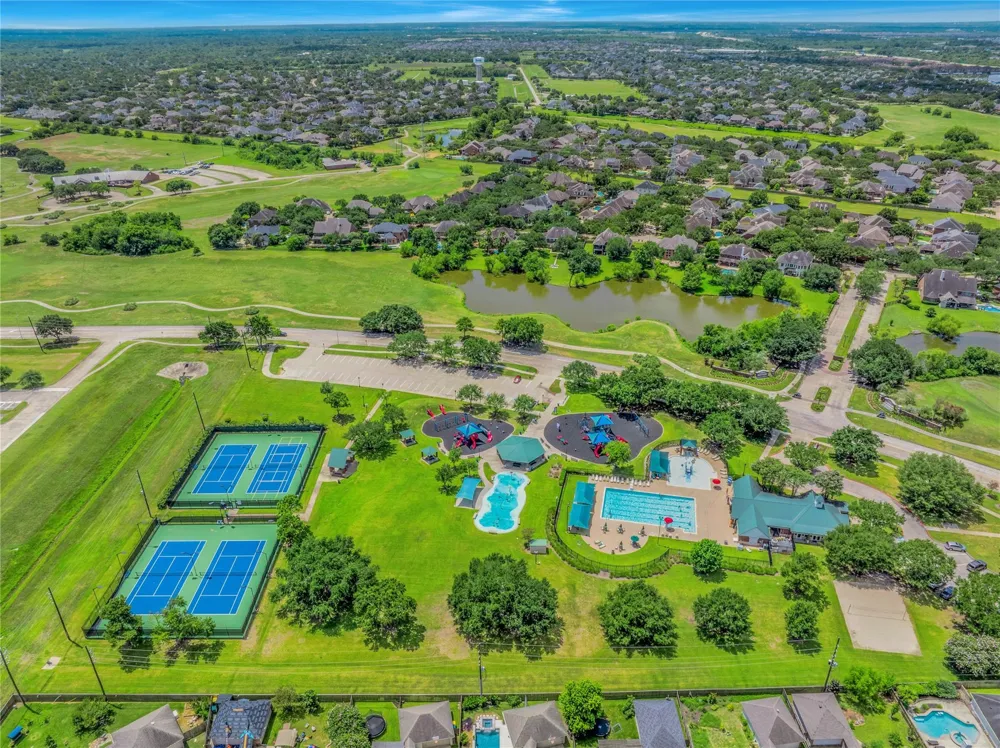 3330 Knollcrest Lane Pearland, TX 77584