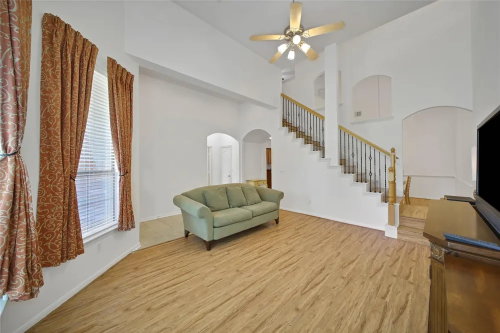 3330 Knollcrest Lane Pearland, TX 77584