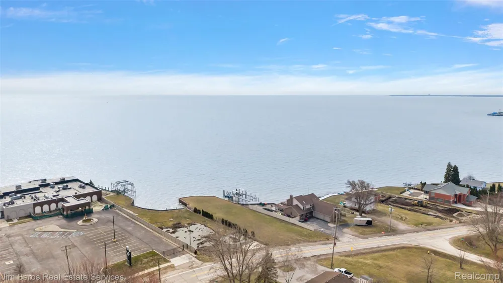 37340 Jefferson Avenue Harrison Charter Township, MI 48045