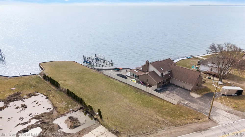 37340 Jefferson Avenue Harrison Charter Township, MI 48045