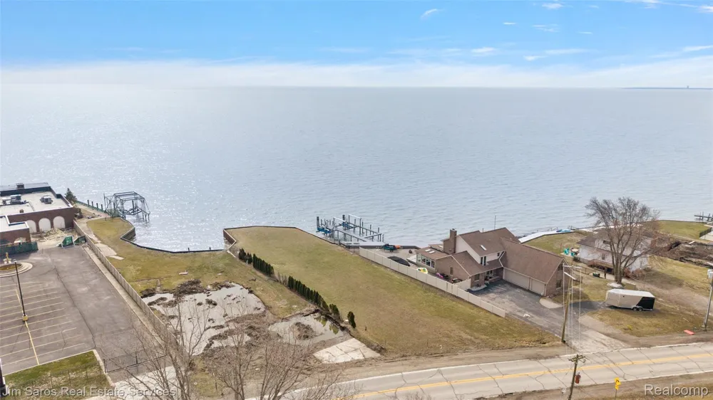 37340 Jefferson Avenue Harrison Charter Township, MI 48045