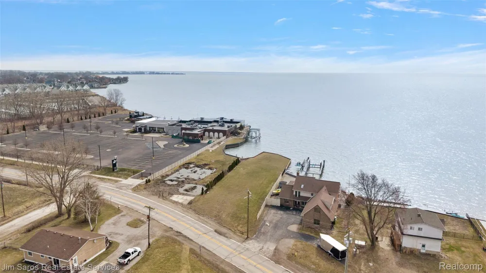 37340 Jefferson Avenue Harrison Charter Township, MI 48045