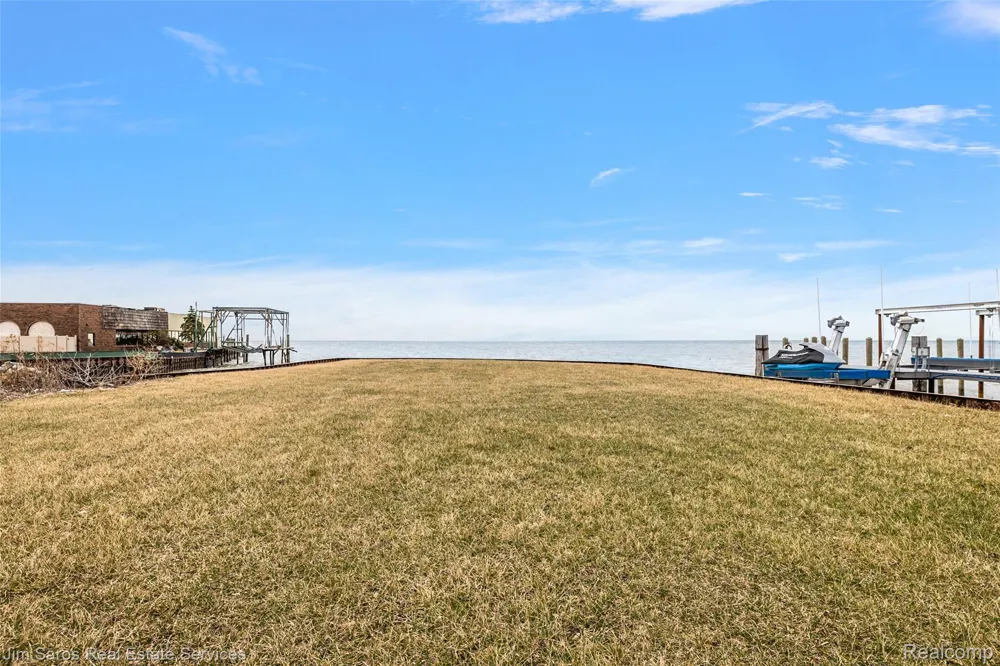 37340 Jefferson Avenue Harrison Charter Township, MI 48045