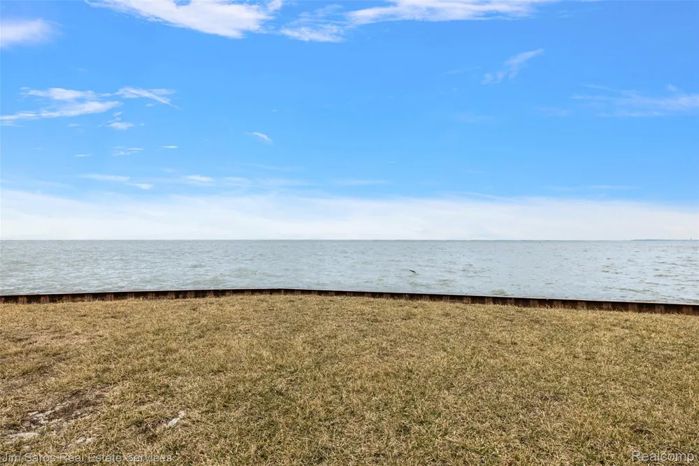 37340 Jefferson Avenue Harrison Charter Township, MI 48045