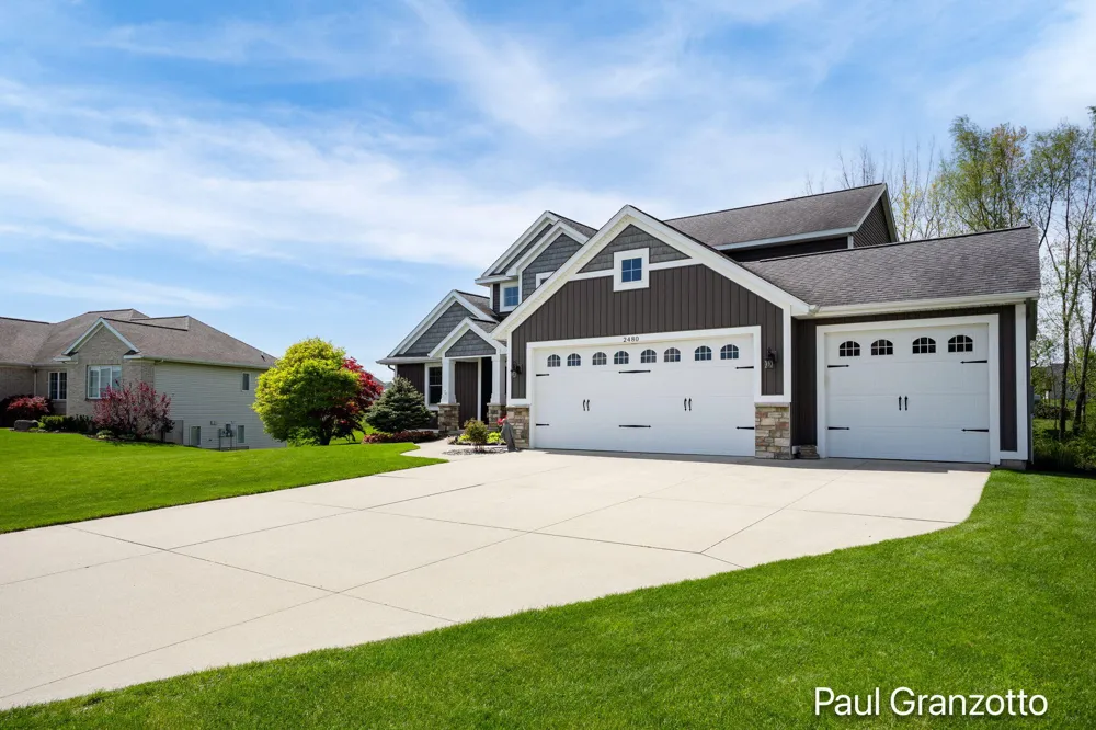 2480 Cedar West Drive Jenison, MI 49428