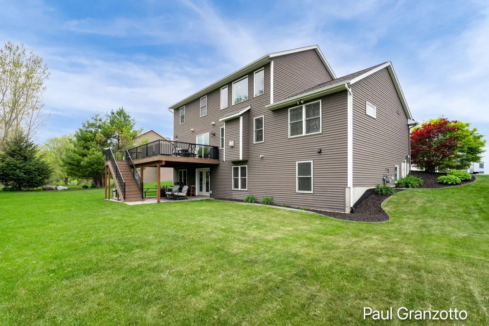2480 Cedar West Drive Jenison, MI 49428