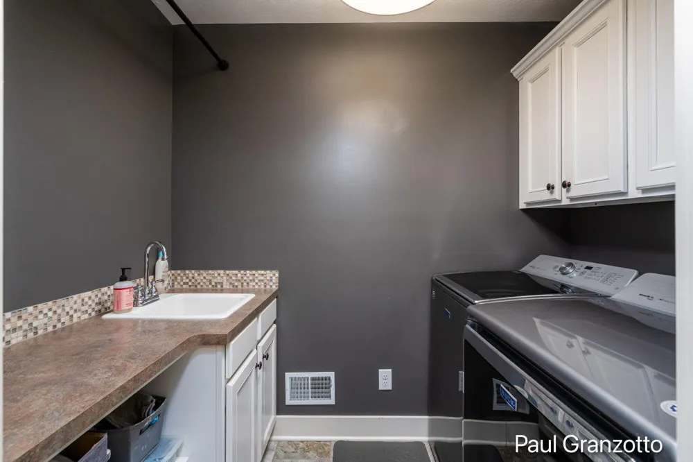 2480 Cedar West Drive Jenison, MI 49428