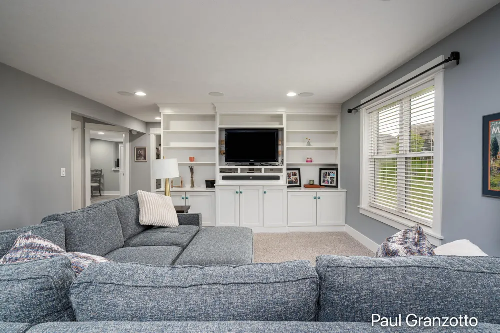 2480 Cedar West Drive Jenison, MI 49428