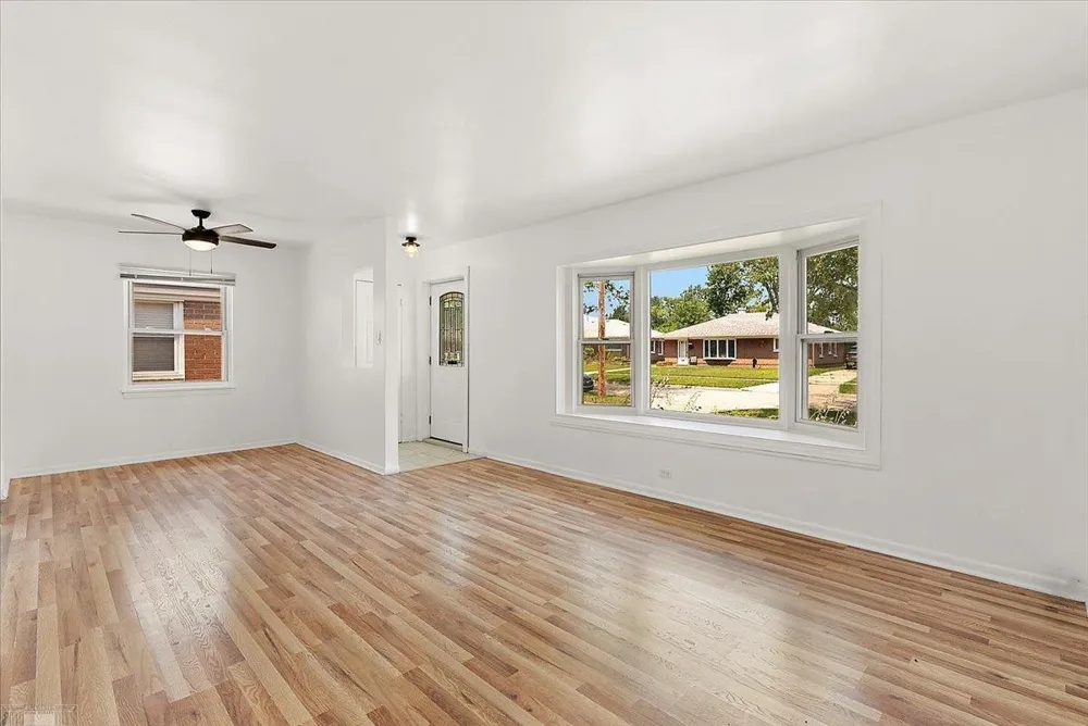 1218 E Hudson Avenue Madison Heights City, MI 48071