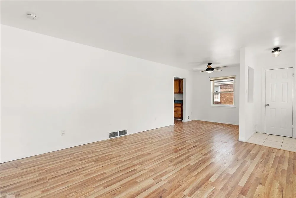 1218 E Hudson Avenue Madison Heights City, MI 48071