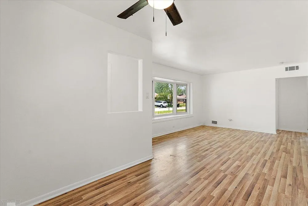 1218 E Hudson Avenue Madison Heights City, MI 48071