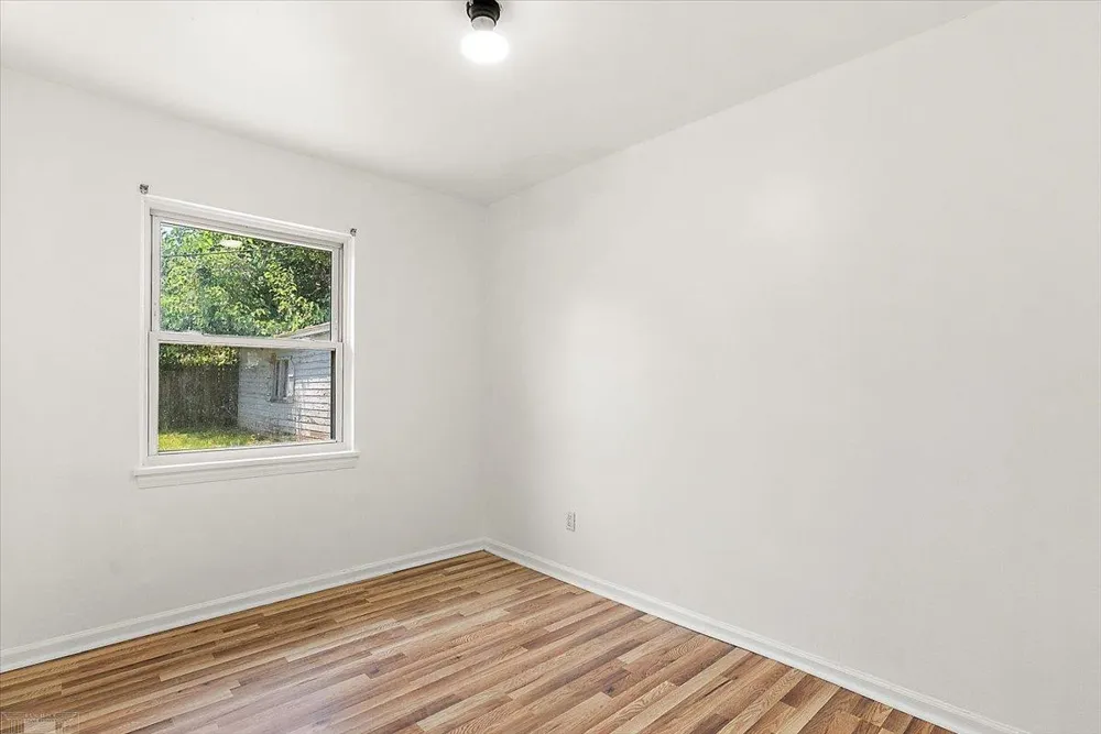1218 E Hudson Avenue Madison Heights City, MI 48071