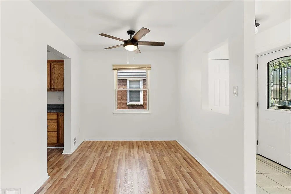 1218 E Hudson Avenue Madison Heights City, MI 48071