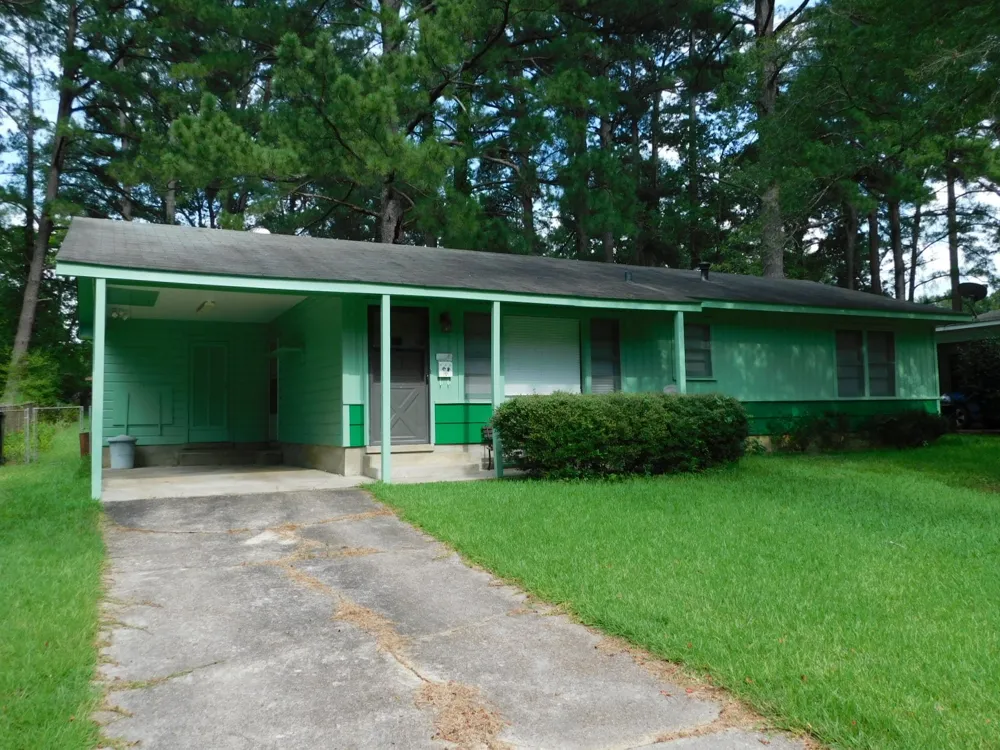107 NE 5th Street Springhill, LA 71075